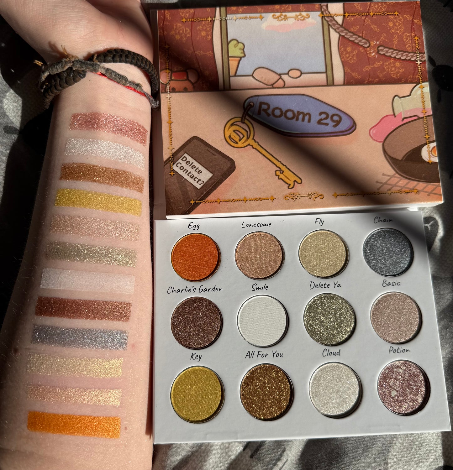 DJO Eyeshadow Palette, “Room 29”