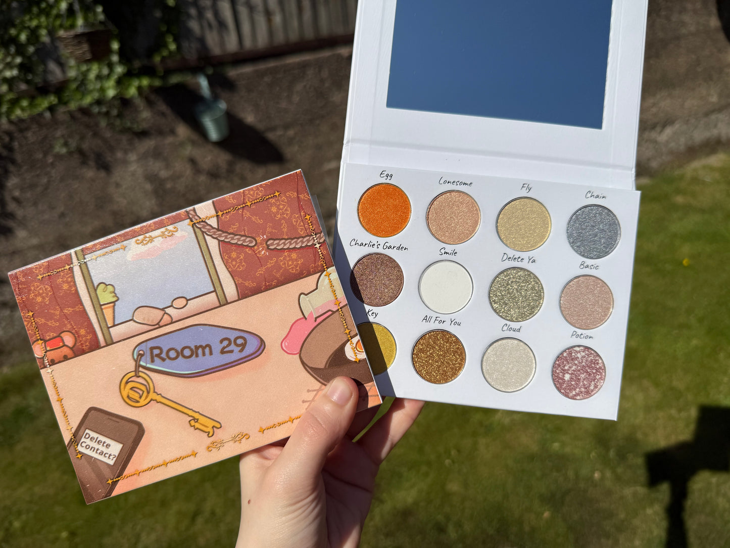 DJO Eyeshadow Palette, “Room 29”